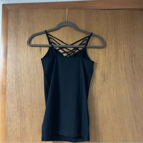 Yelete one size fits most black tank top - Picture 3 of 4